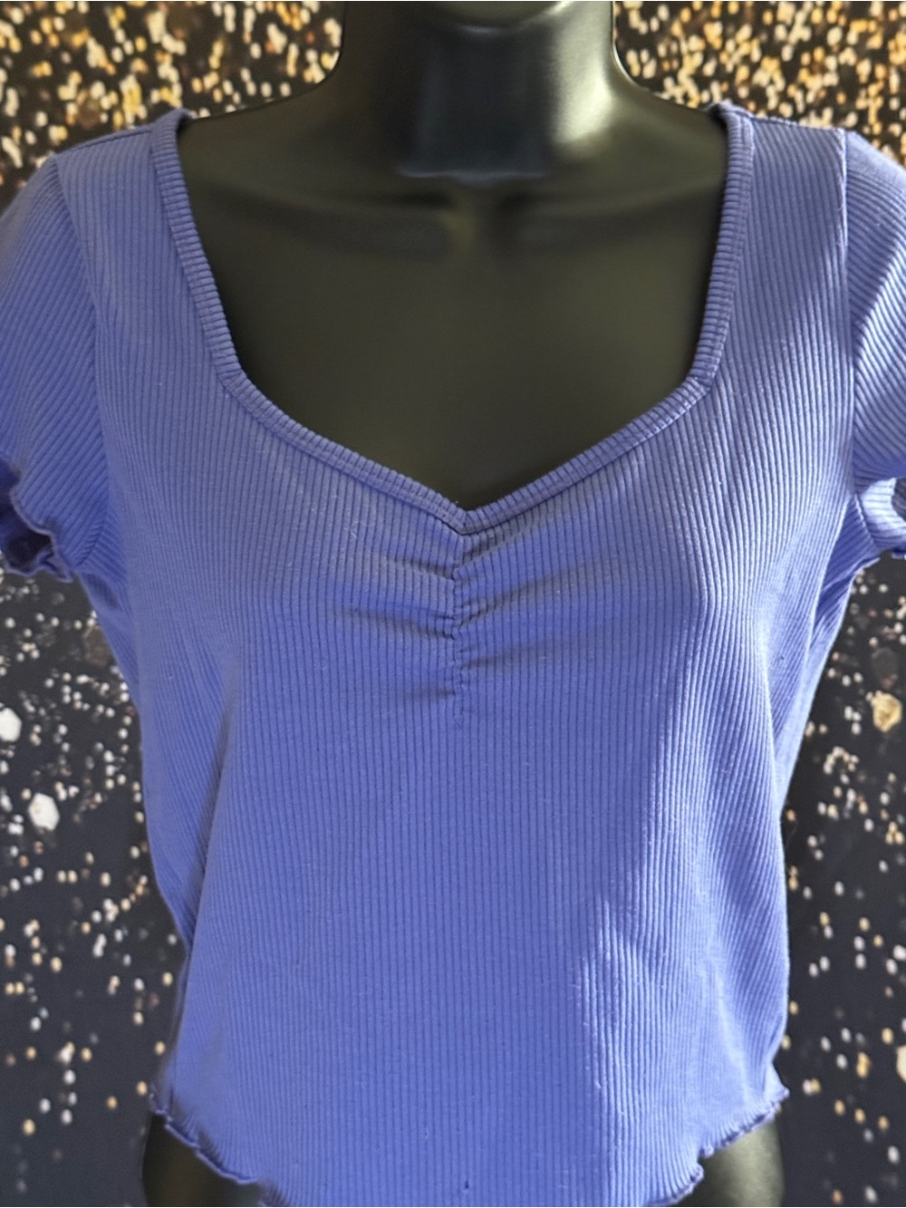 Purple Ribbed V-Neck Crop Top - Picture 2 of 5